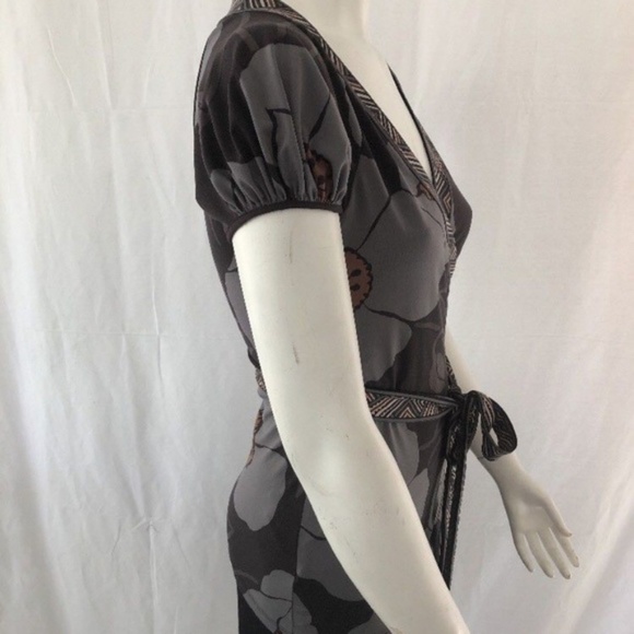BCBG Max Azria Gray Black Floral Faux Wrap Top L - Picture 4 of 4
